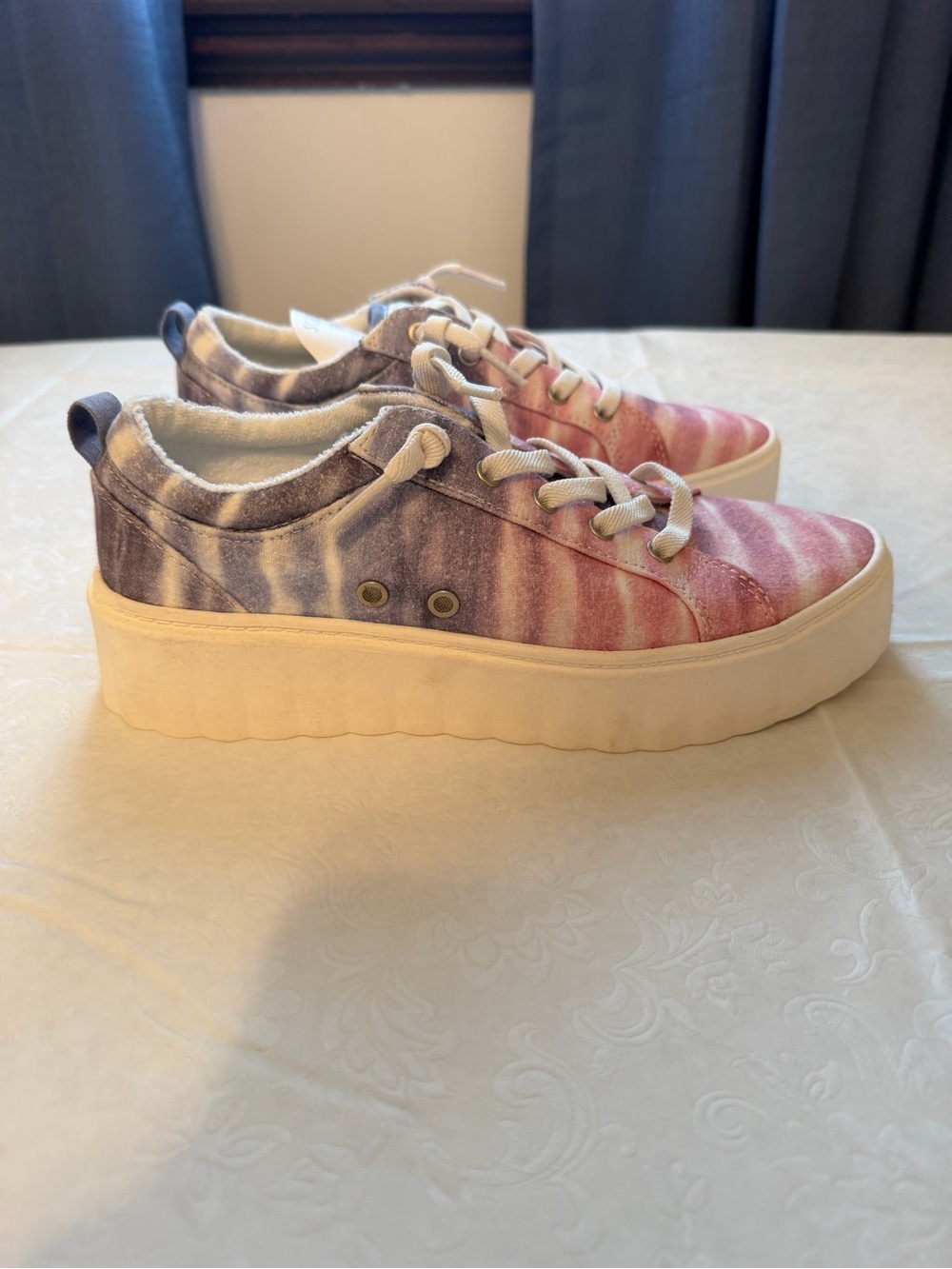 Roxy tie-dyed Pink & Purple Sneakers